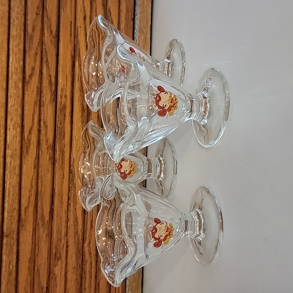 BORDEN ICE CREAM COW ELSIE SHERBERT GLASSES 4 SET VINTAGE